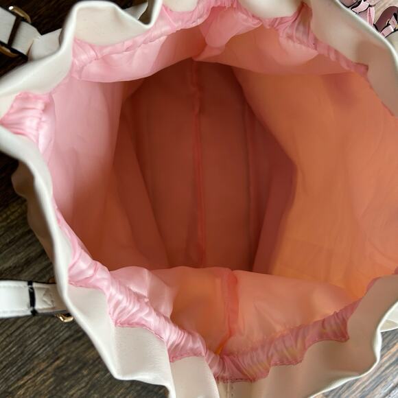 Victoria’s Secret Black & White Drawstring Tote Bag Pink Interior Floral Charm - Picture 5 of 10